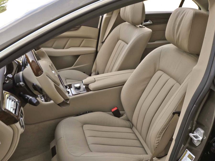  Mercedes-Benz CLS550 AMG Sports Package 2010 года  (фото 5 из 20)